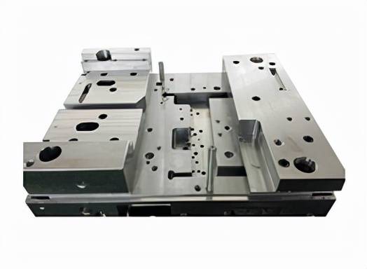 模具加工廠如何解決產品變形問題